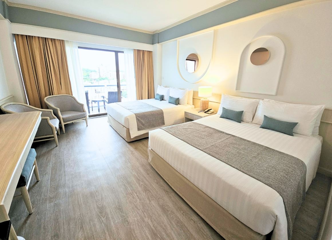 rooms-superior-family-room