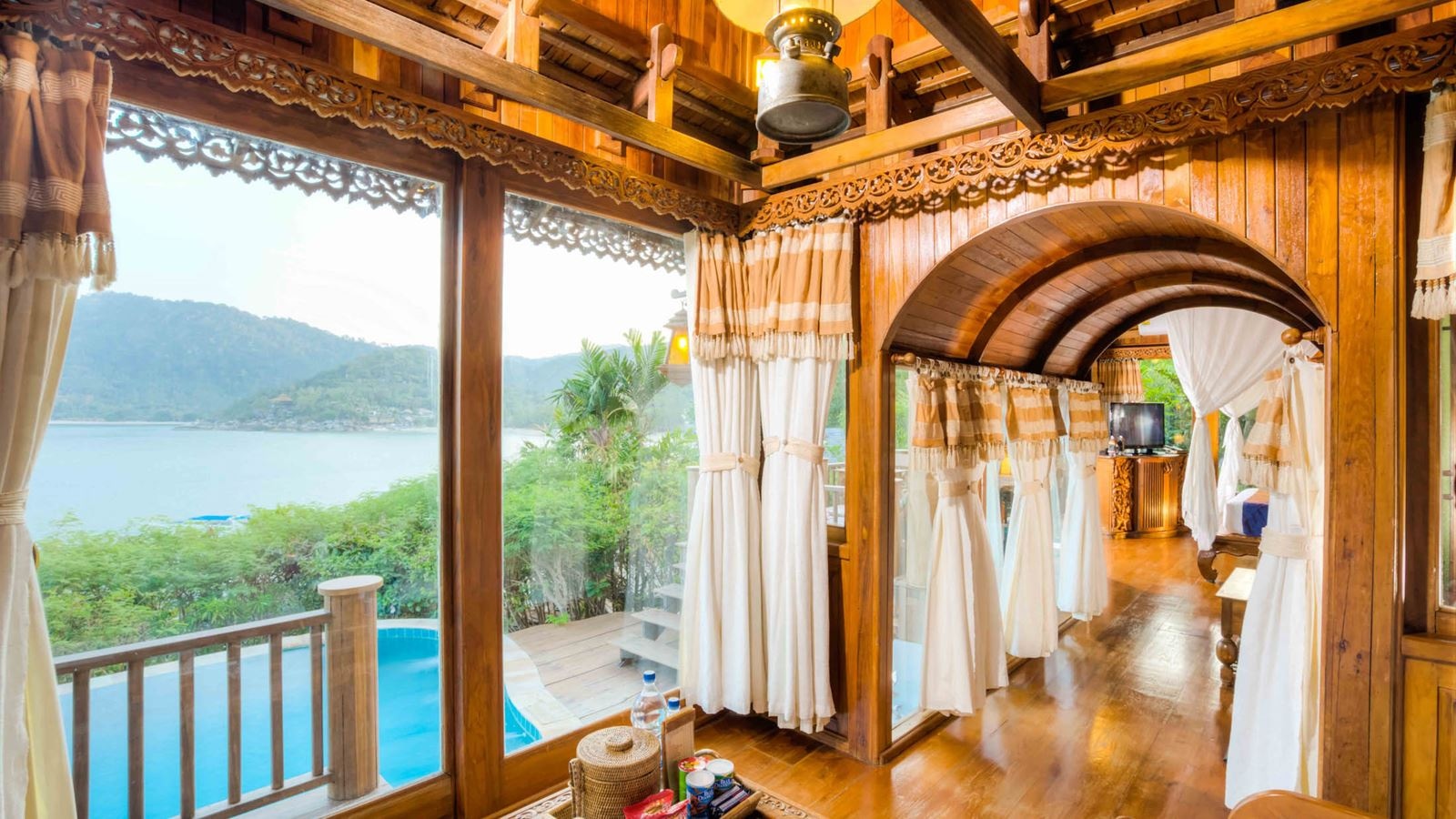 rooms-sea-view-pool-villa-plus