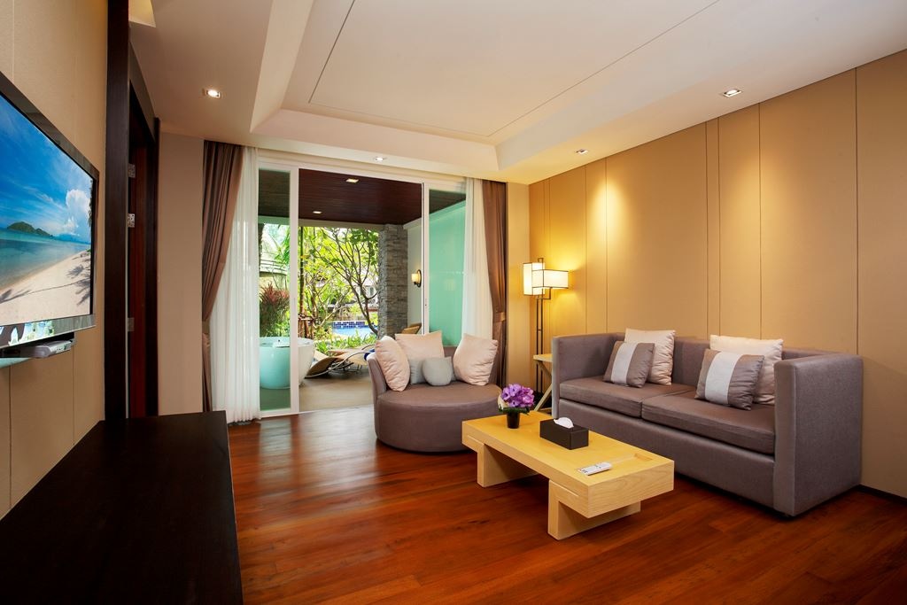 rooms-moken-suite-pool-access