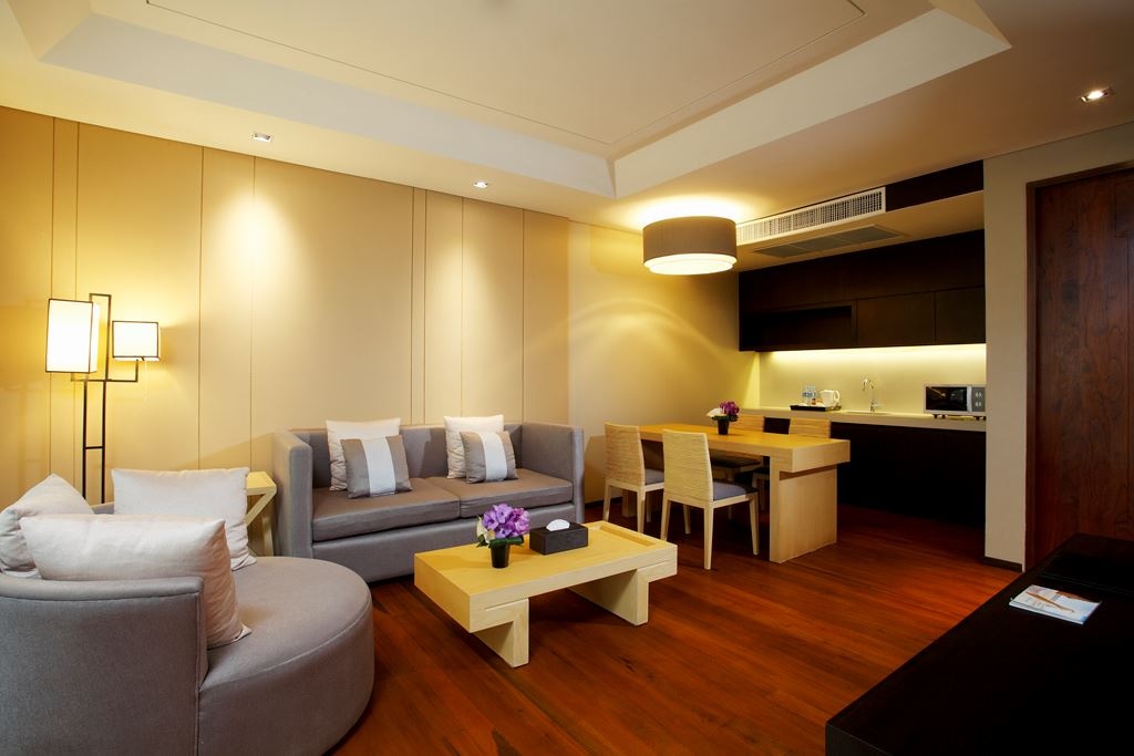 rooms-moken-suite-pool-access