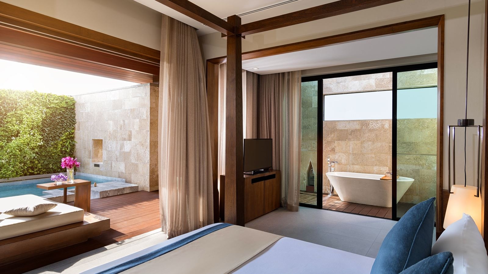 rooms-hideaway-suite-private-pool-1-king-bed