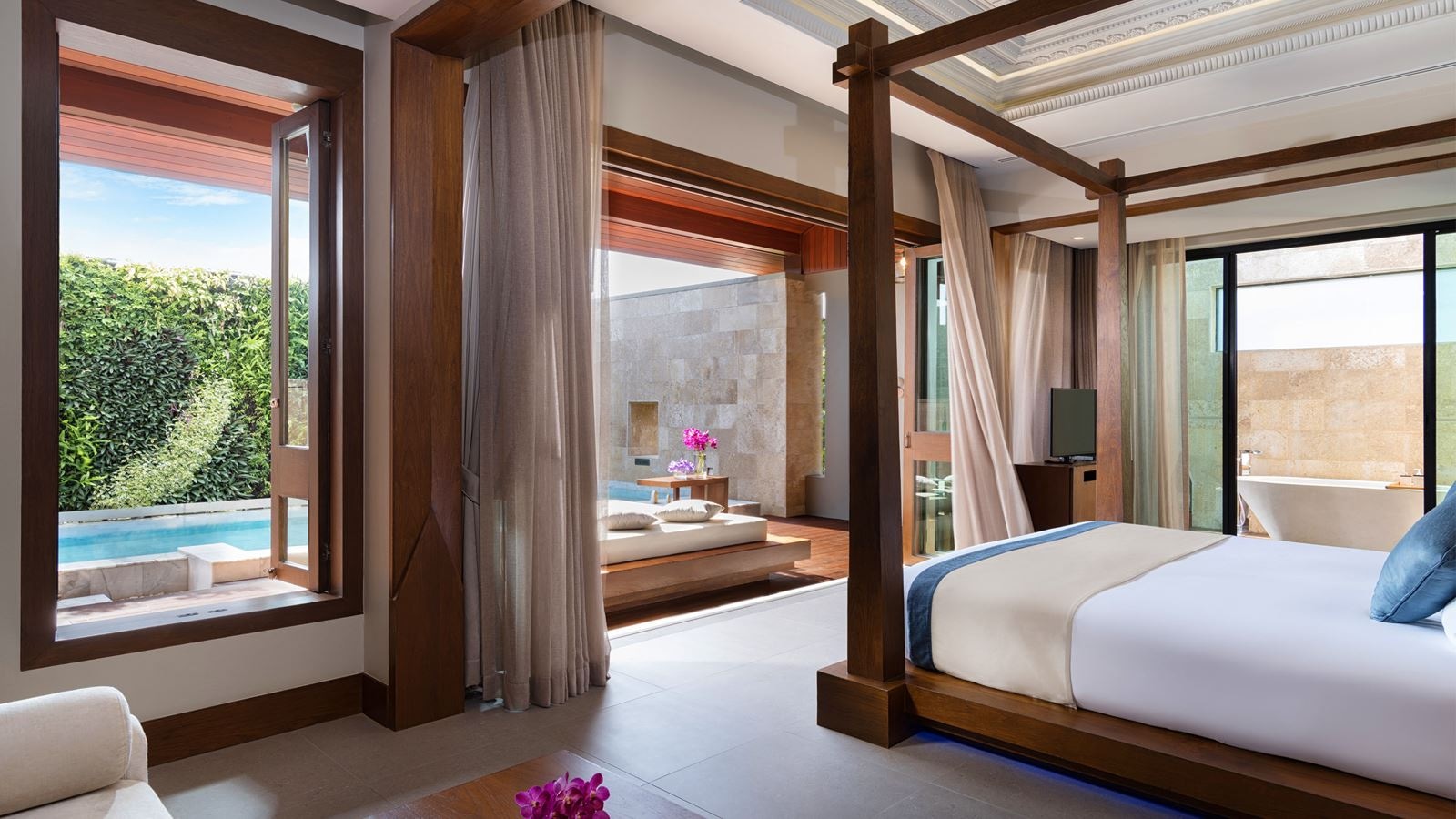 rooms-hideaway-suite-private-pool-1-king-bed