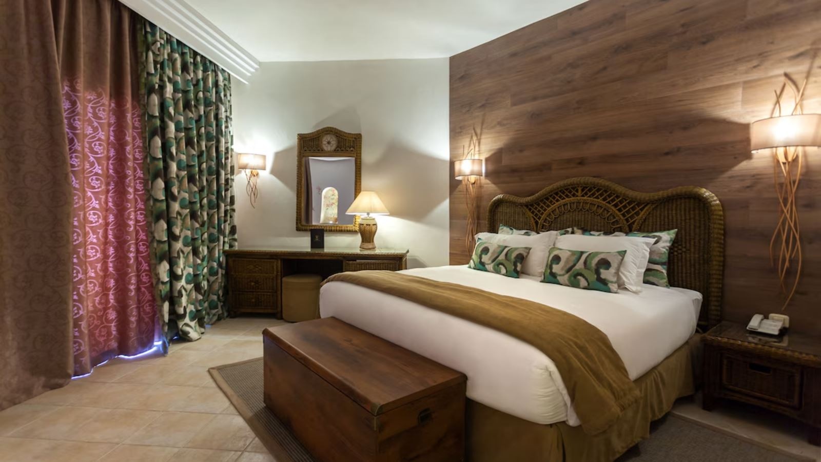 rooms-single-pool-view