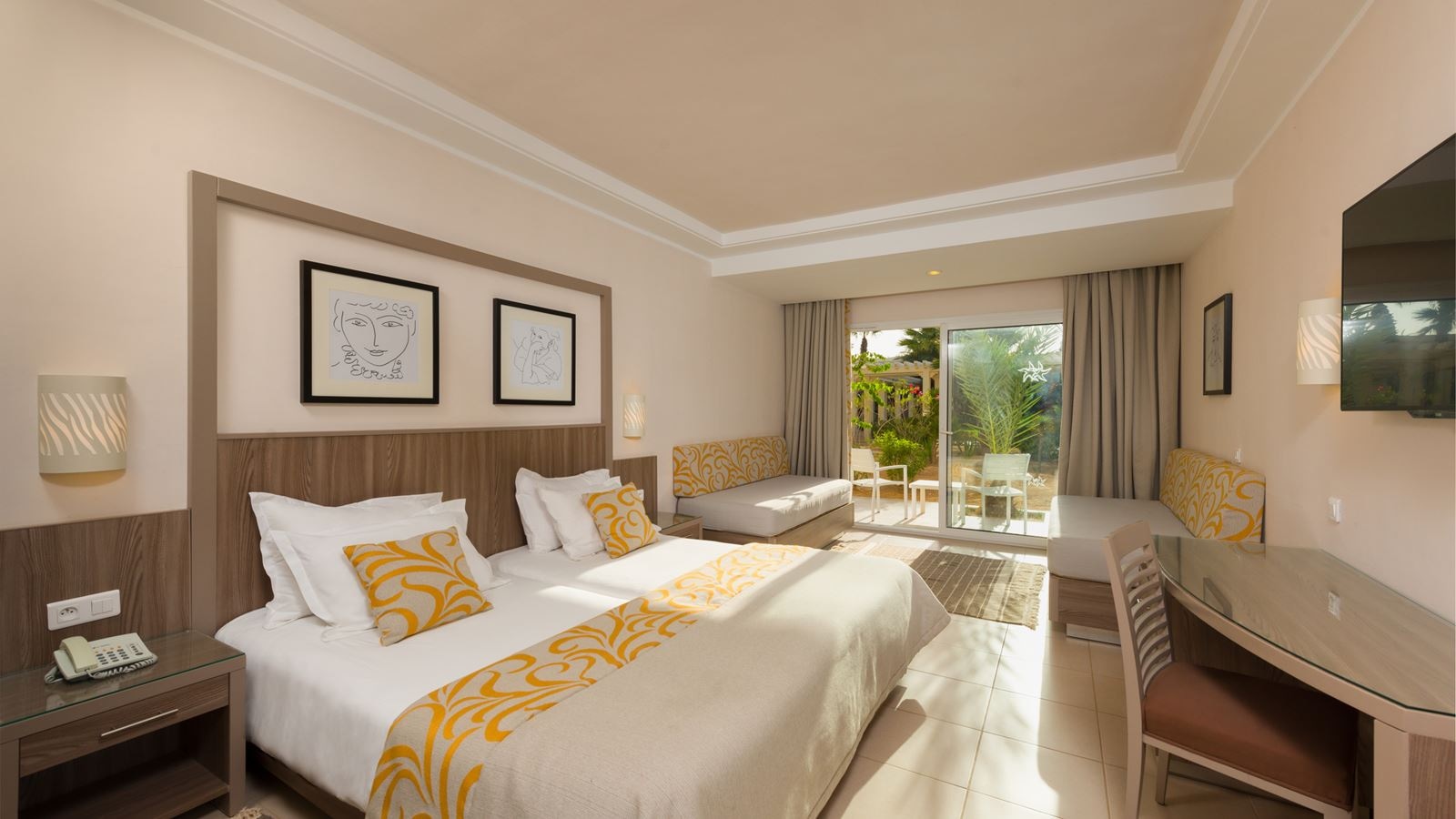 rooms-family-room-garden-view