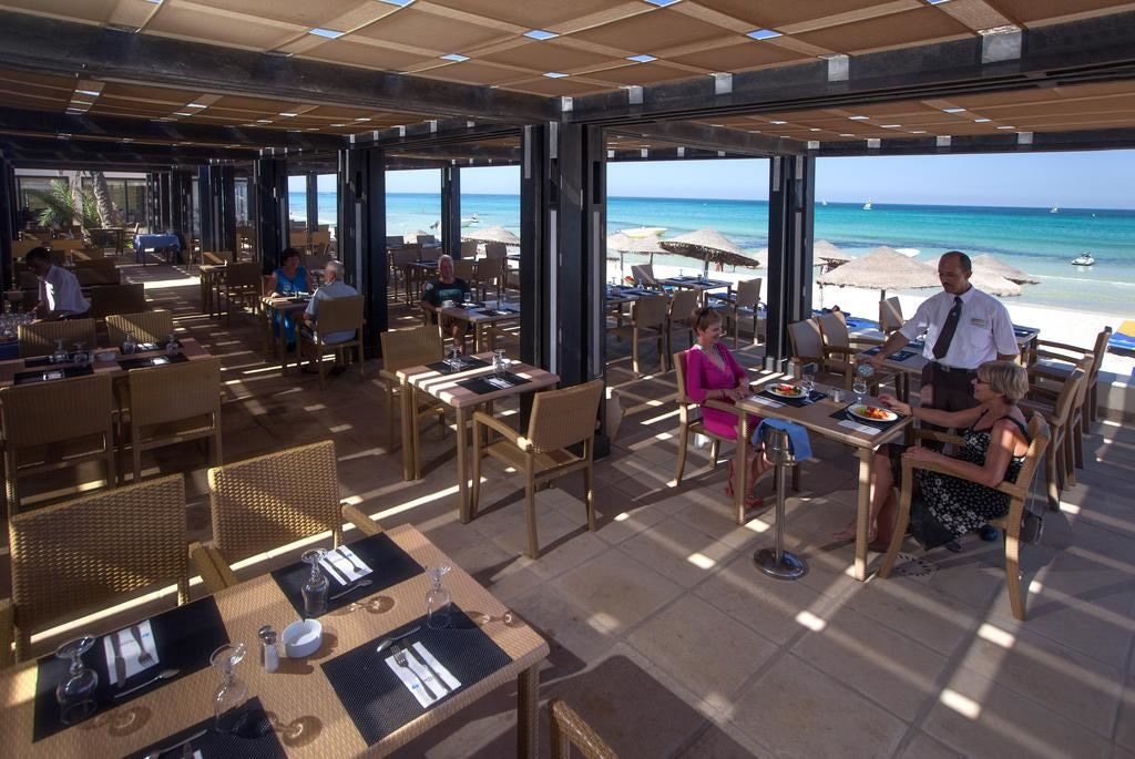 restaurants-beach-bar