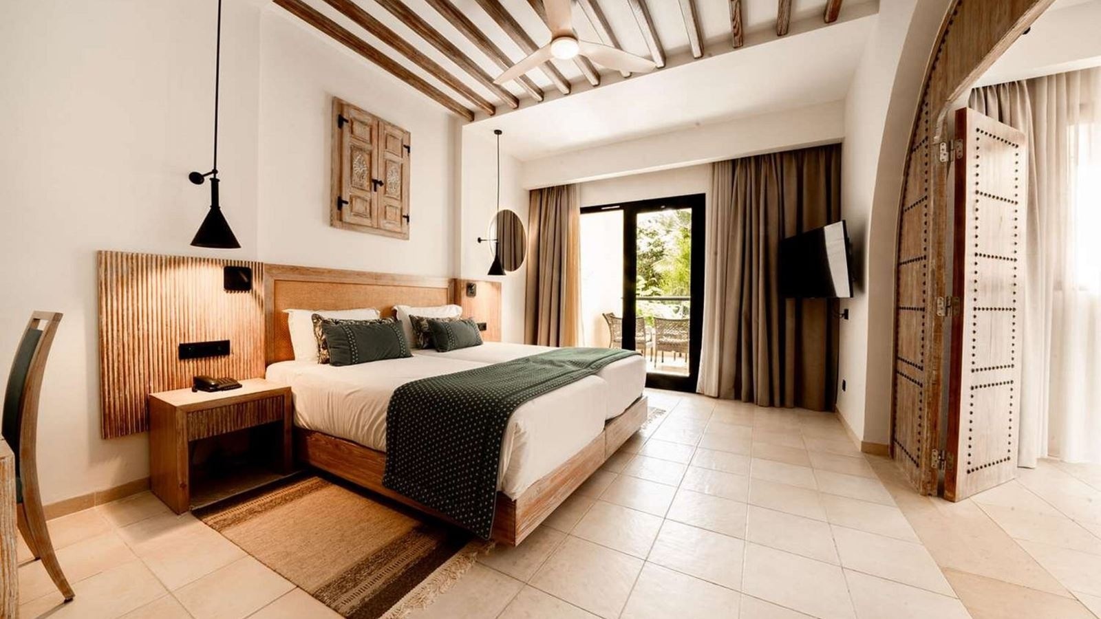 rooms-family-room-connecting-room