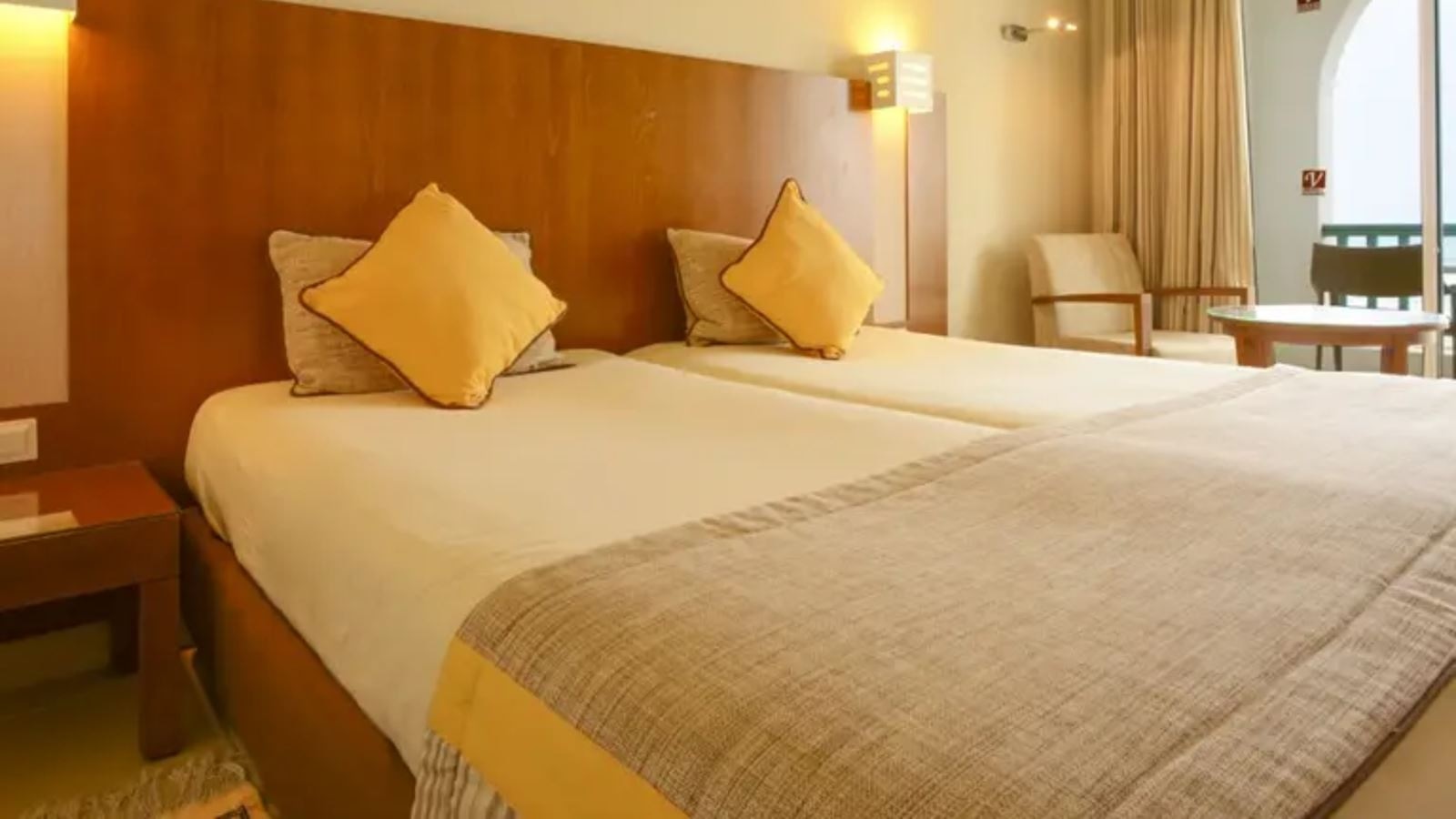 rooms-menzel-double-room