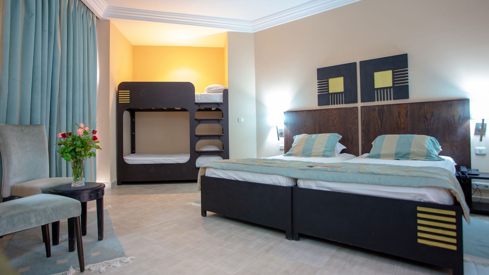 rooms-standard-quadruple-room-balcony-or-terrace