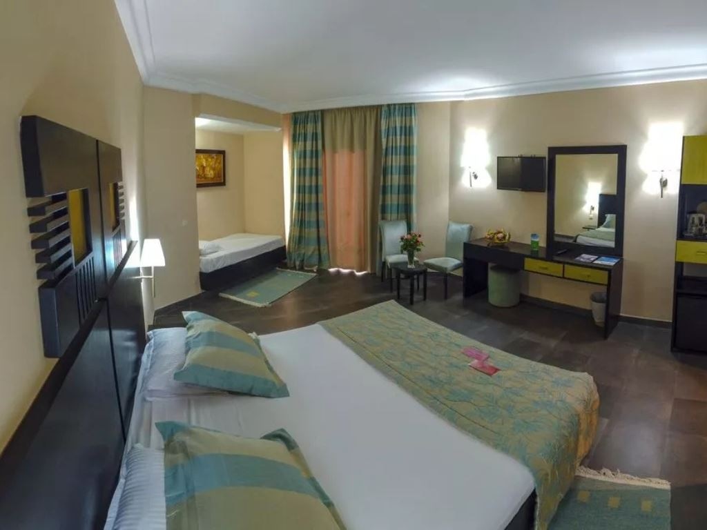 rooms-standard-room-triple-balconyor-terrace