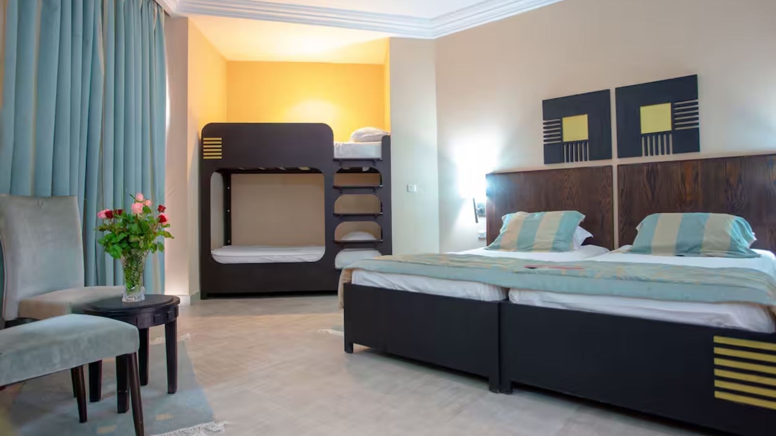 rooms-family-room-balcony-or-terrace