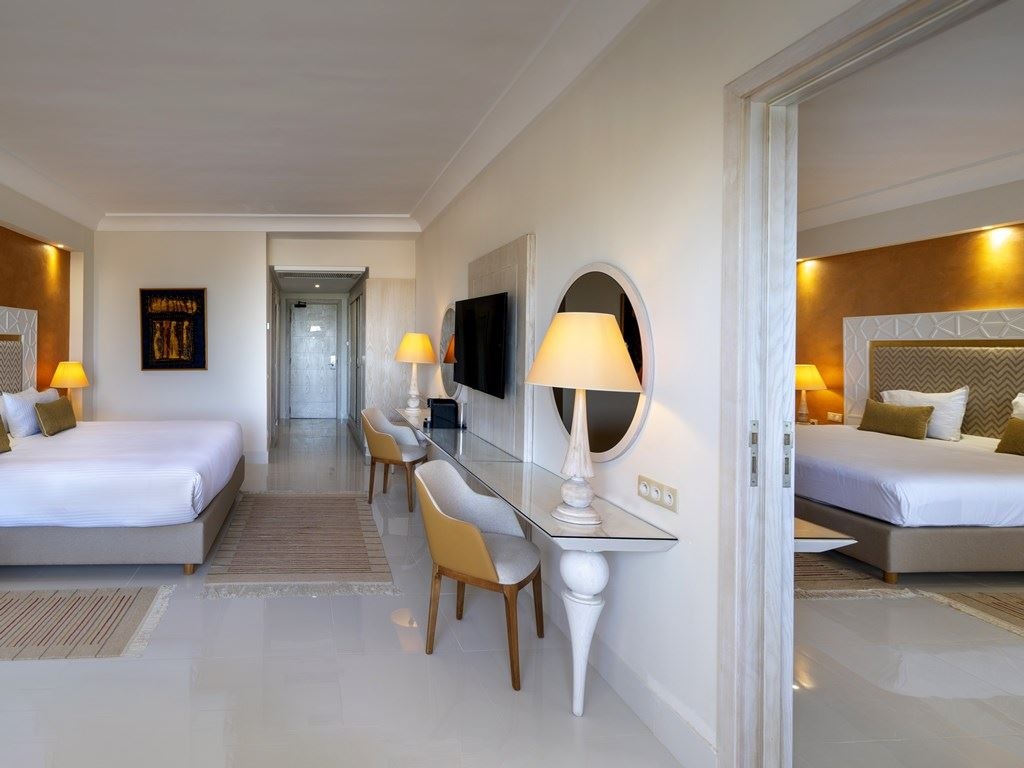 rooms-double-interconnecting-garden-view