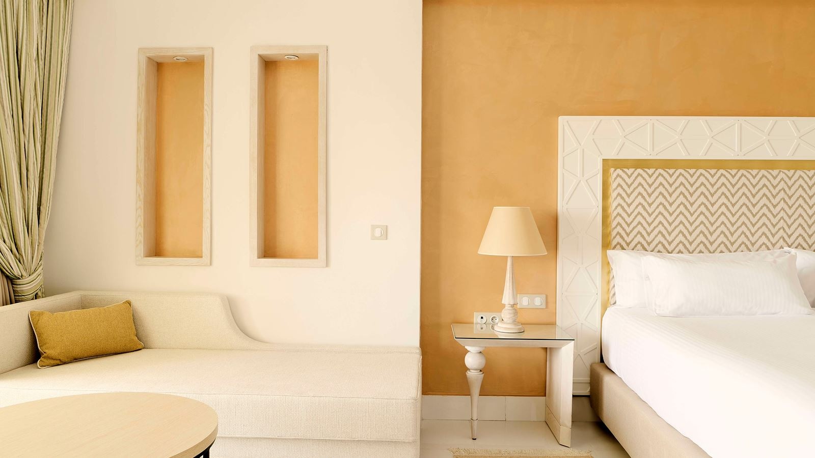 rooms-double-pool-view