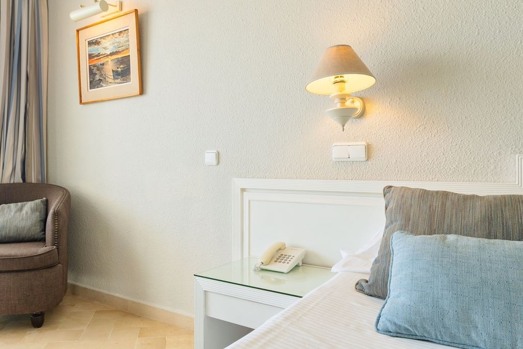 rooms-room-single-seaview