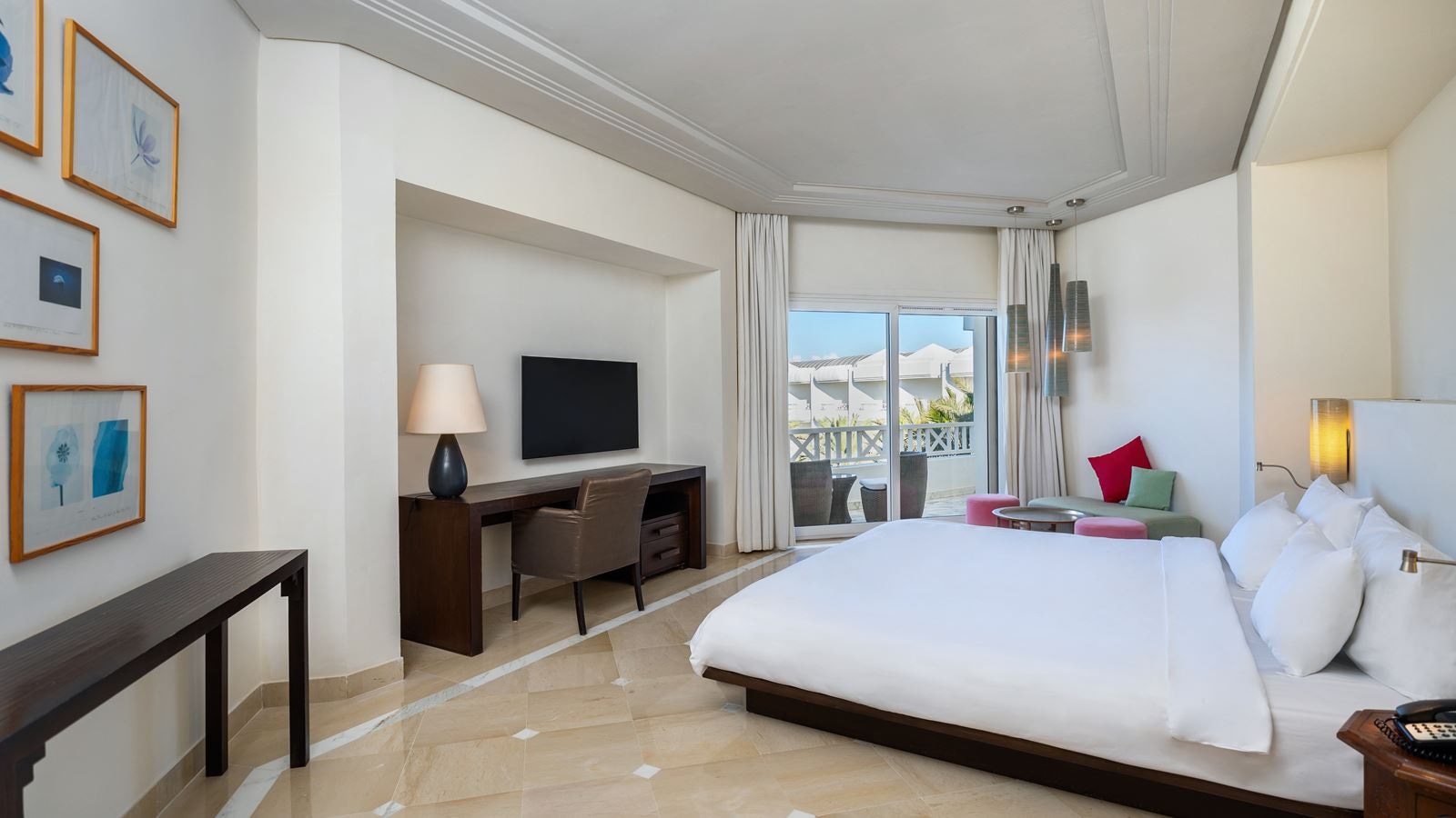 rooms-ambassador-suite-sea-pool-view-balcony