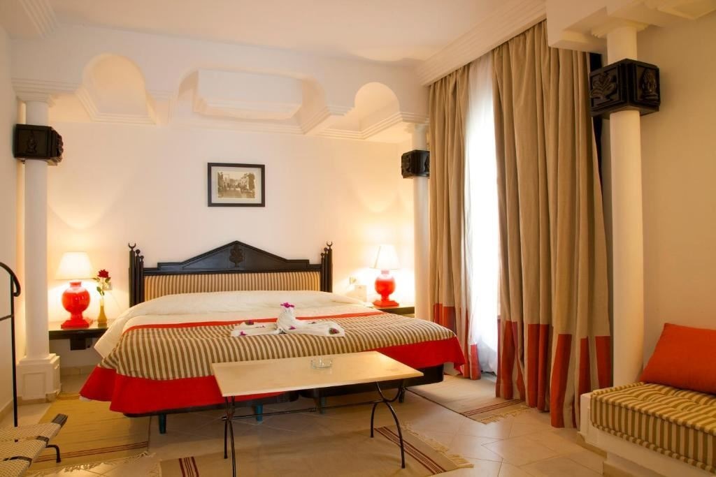 rooms-family-room-standard