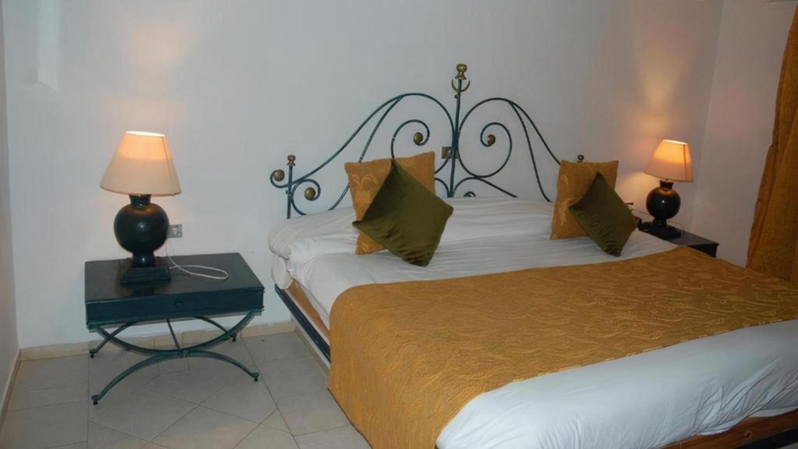 rooms-room-superior-single-with-balcony-or-terrace