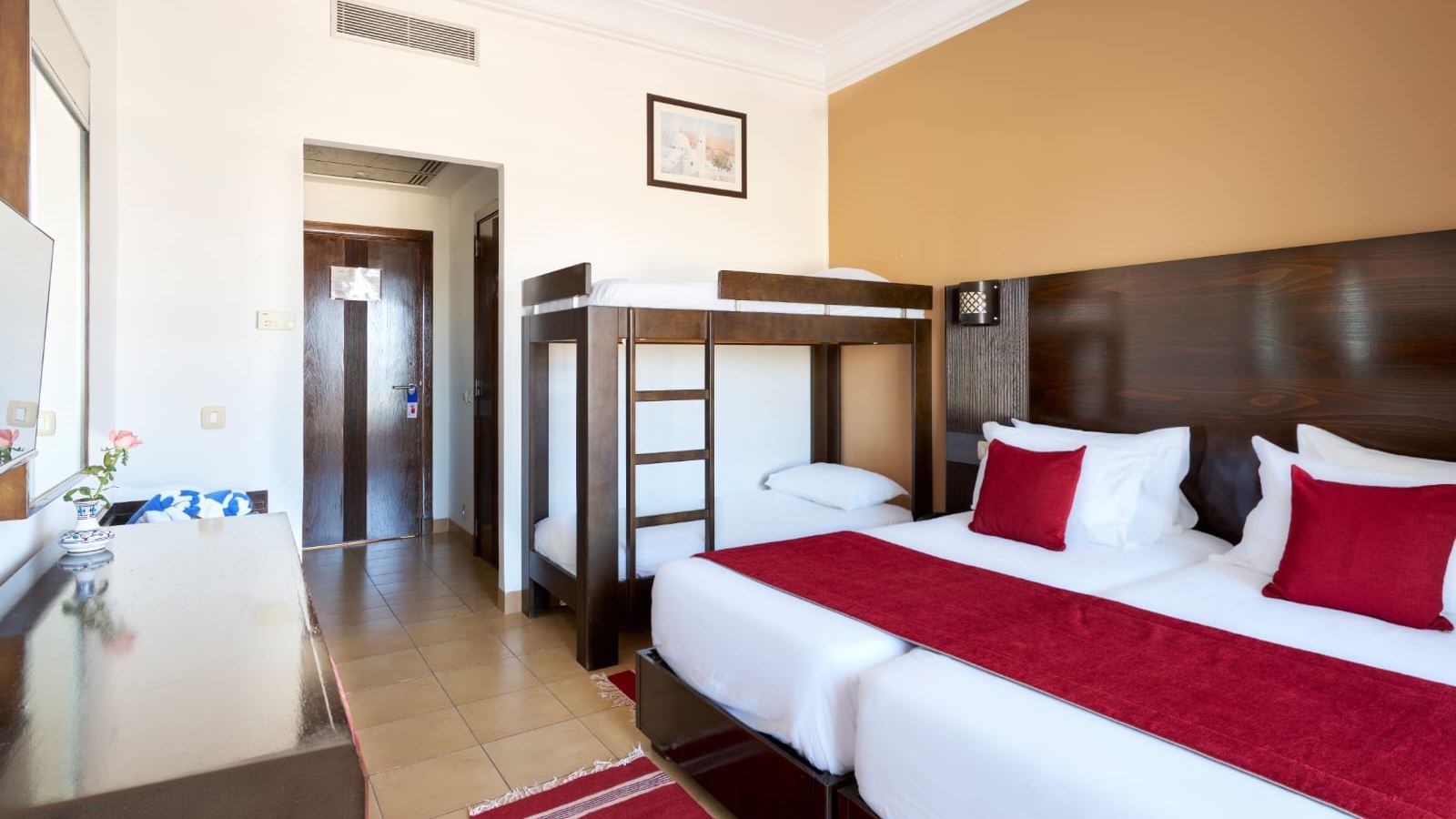 rooms-standard-family-room