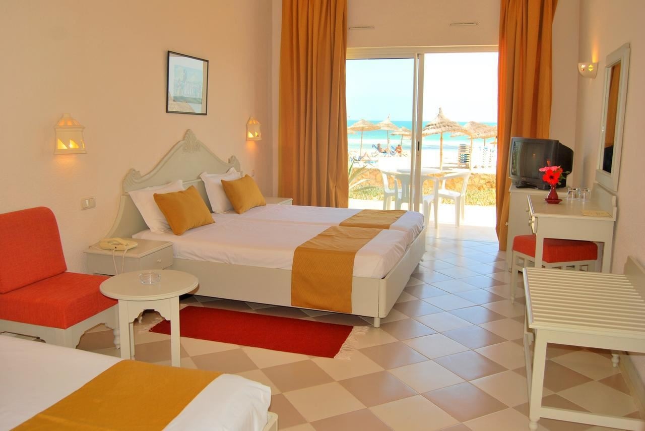 rooms-room-standard-seaview