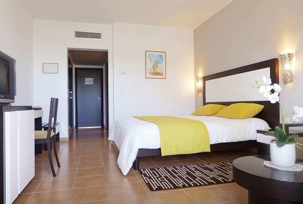 rooms-standard-main-building-balcony-or-terrace