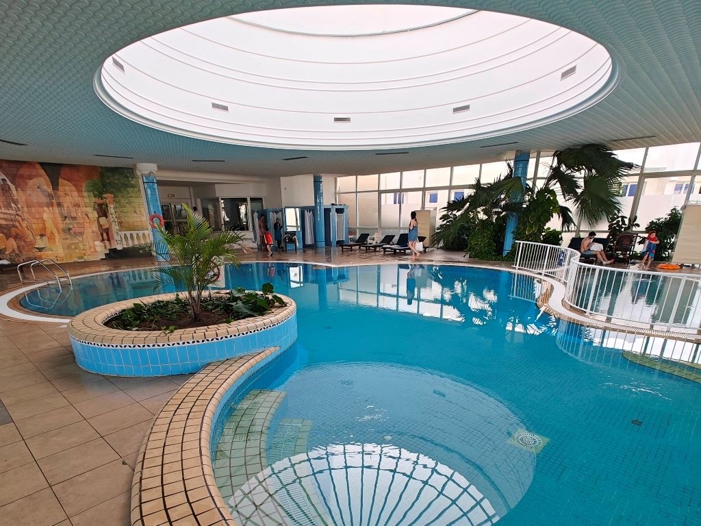 pools-indoor-pool