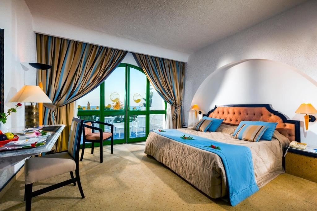 rooms-room-standard-seaview