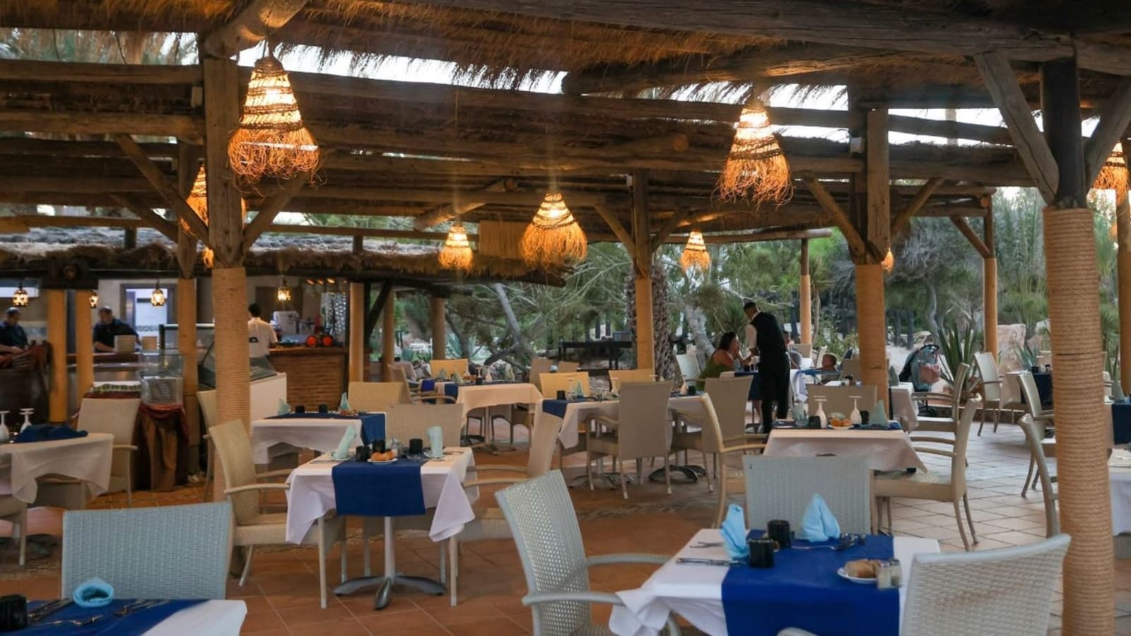 restaurants-restaurants