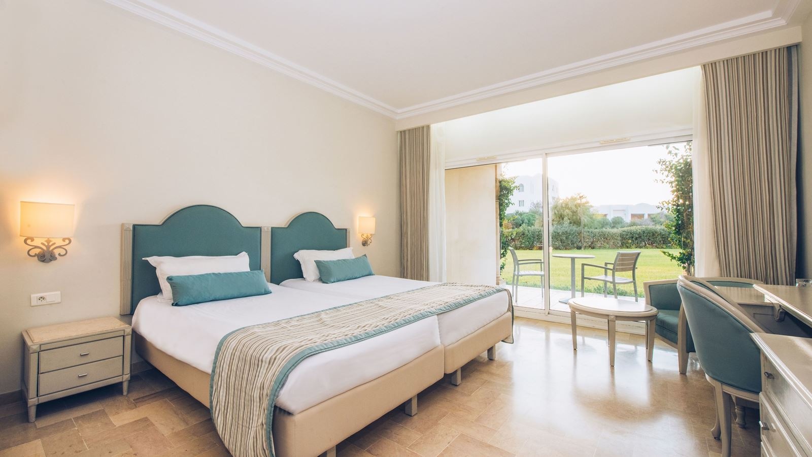 rooms-room-double-garden-view