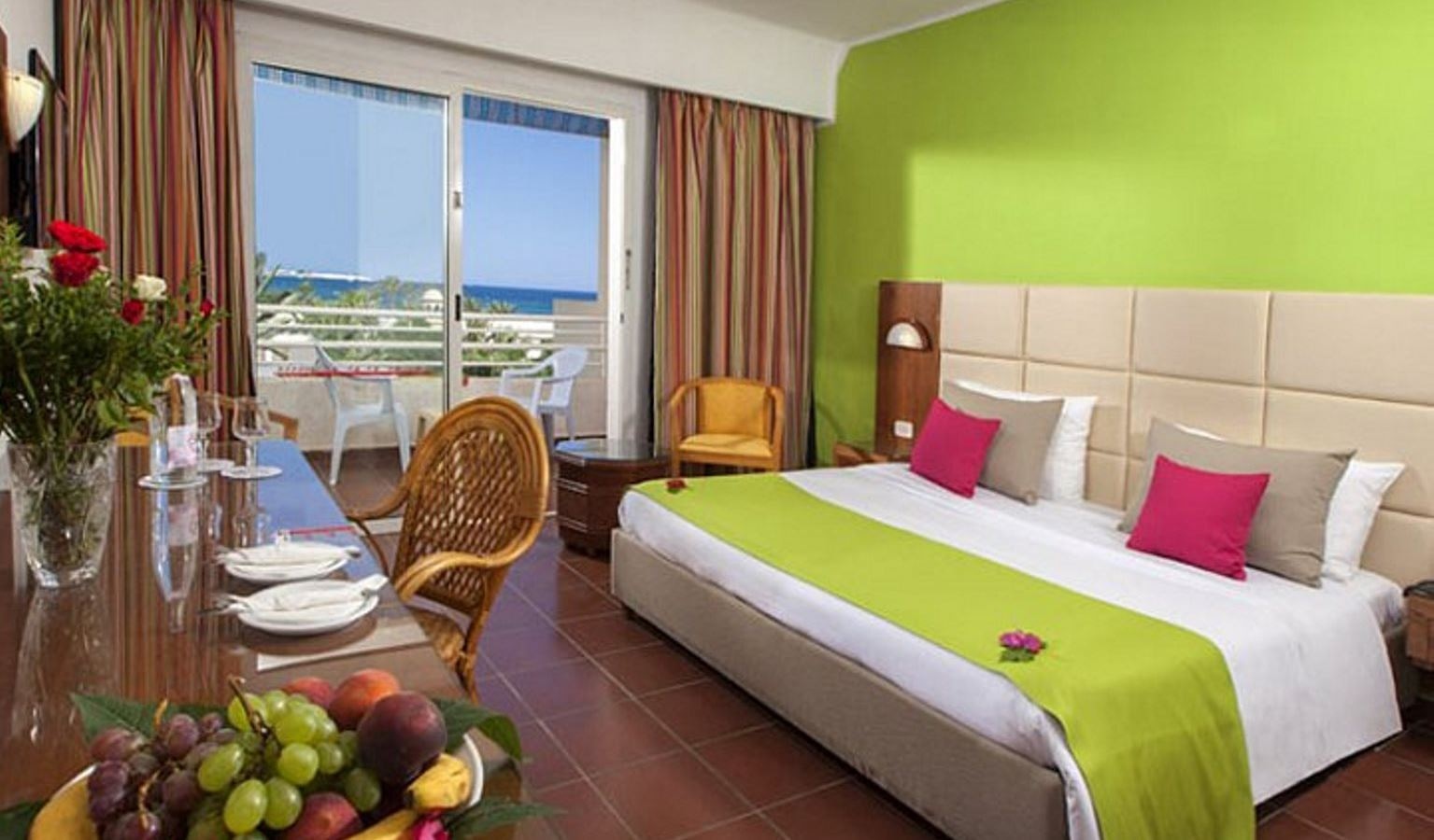 rooms-room-standard-seaview