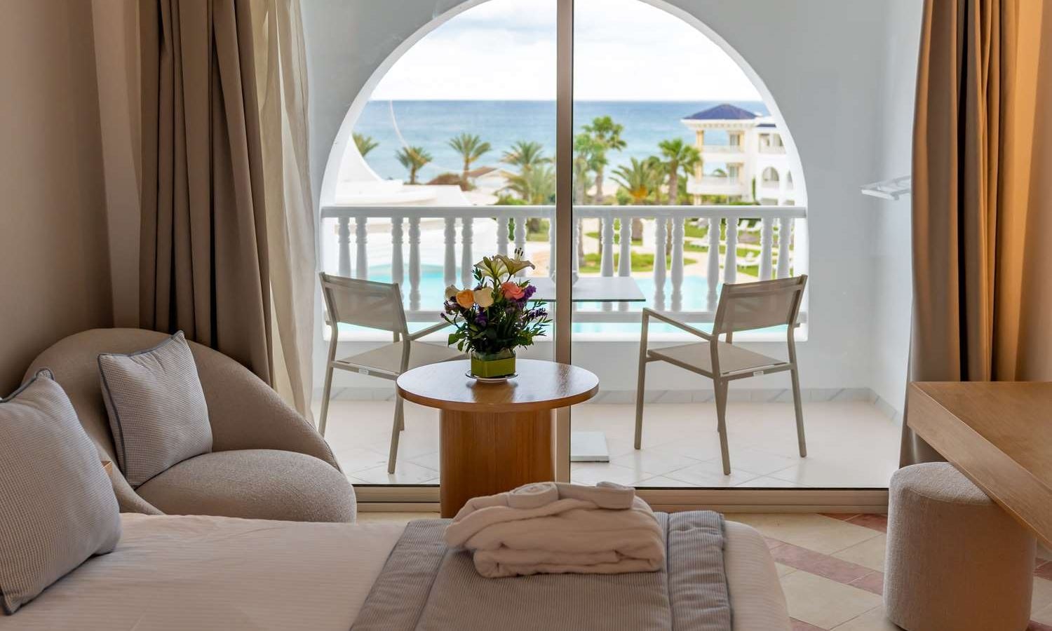 rooms-double-premium-gardensea-view