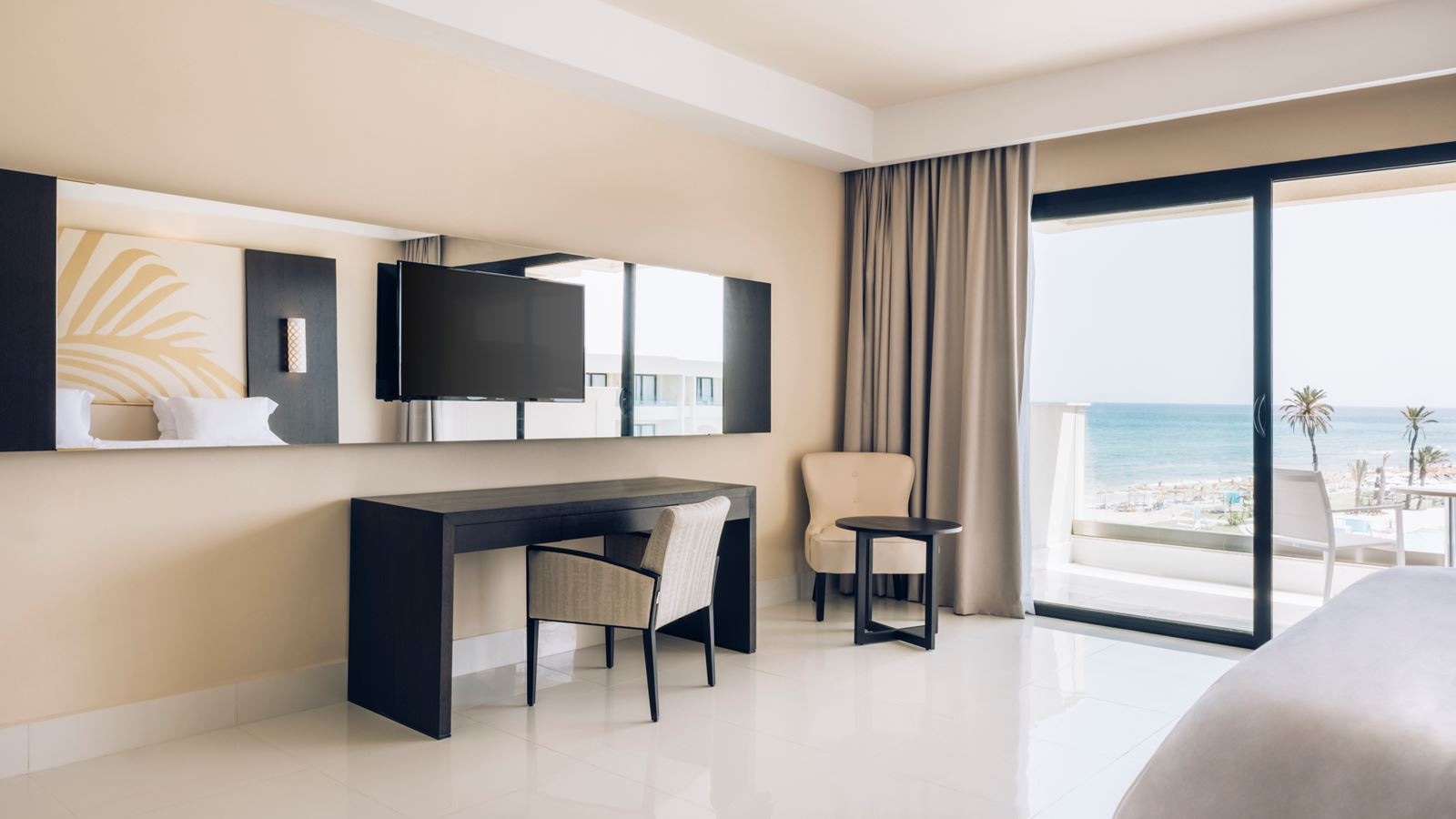 rooms-suite-star-prestige-seaview-+16