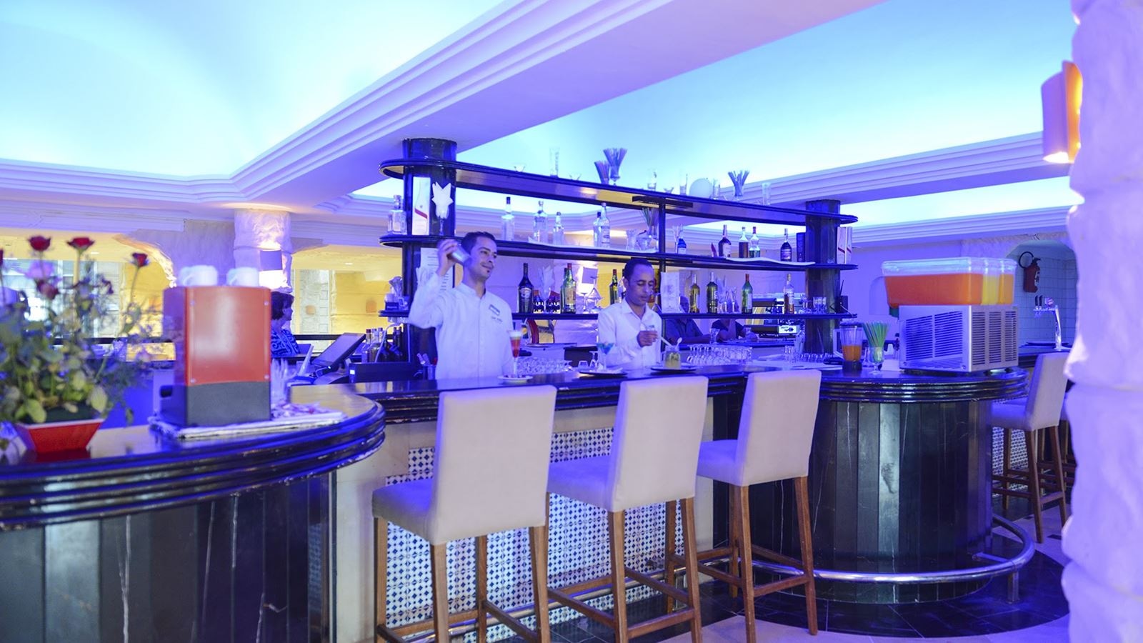 restaurants-central-bar--oasis