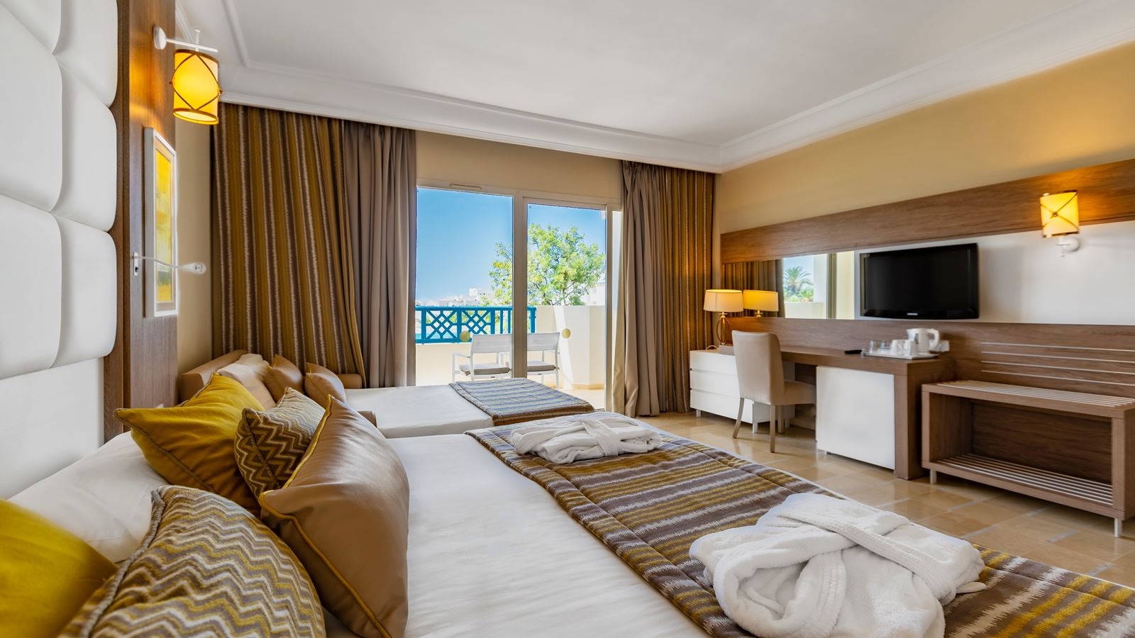 rooms-family-room-superior-sea-view