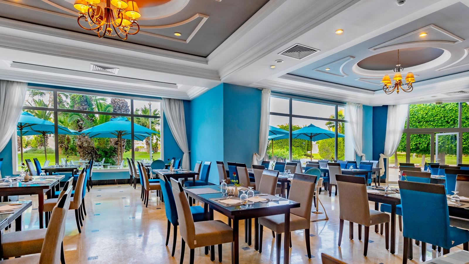 restaurants-main-restaurant--le-grenadier