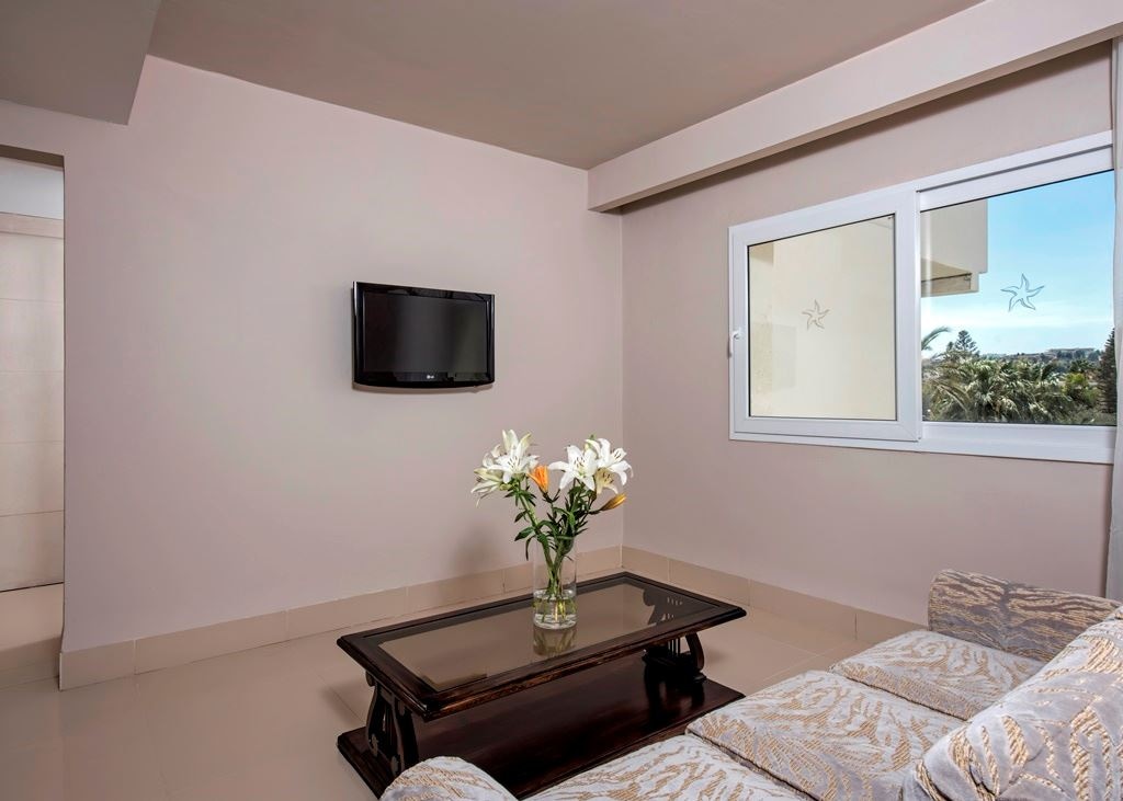 rooms-juniorsuite-garden-view