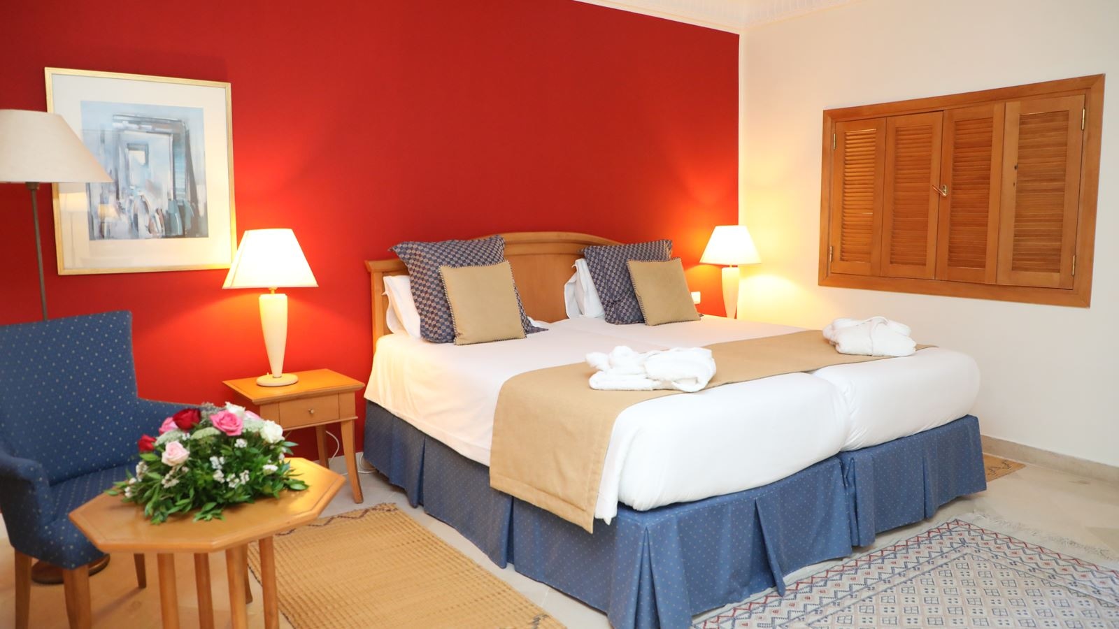 rooms-room-standard-pool-view