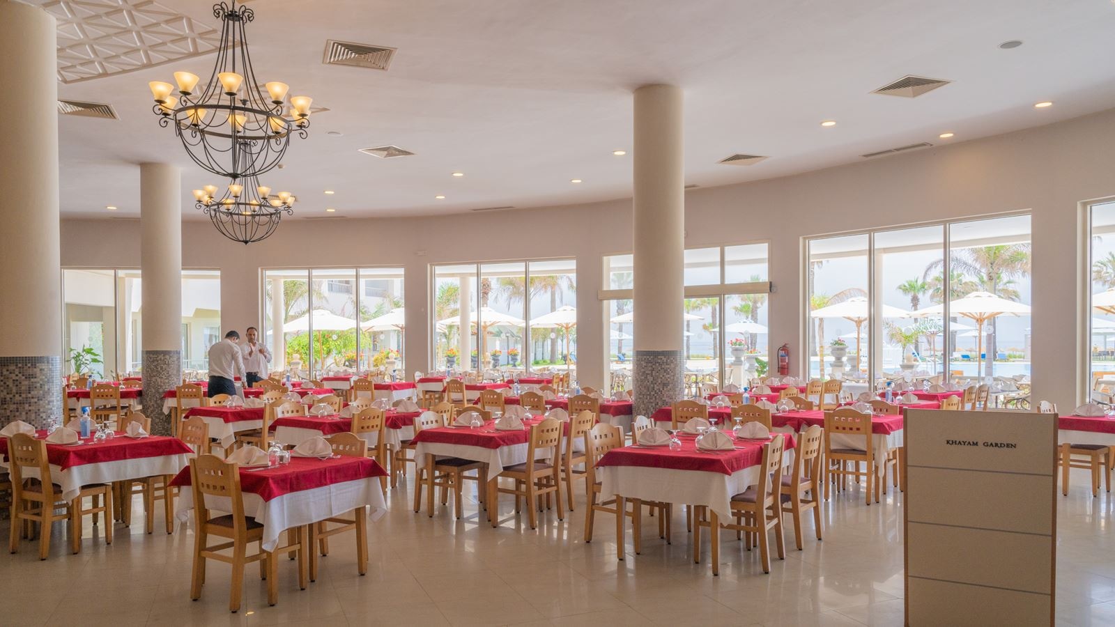 restaurants-main-restaurant-le-phoenix