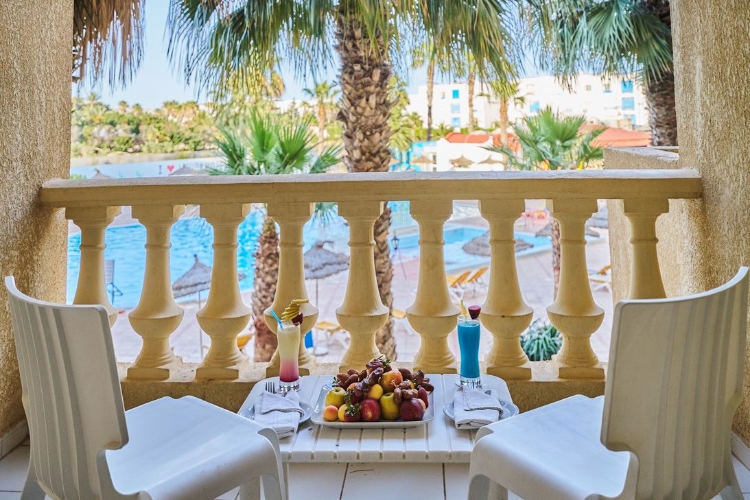 rooms-room-standard-balcony-or-terrace