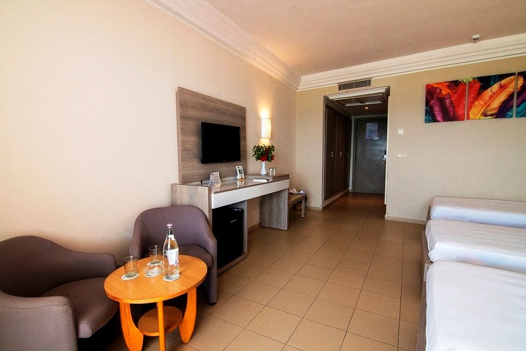 rooms-quad-standard-room-sea-view