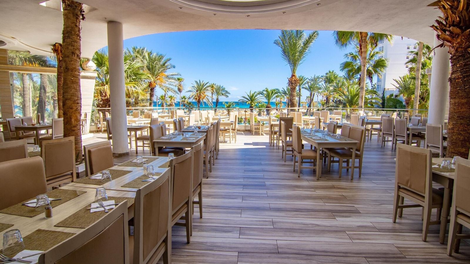 restaurants-main-restaurant--oasis-restaurant