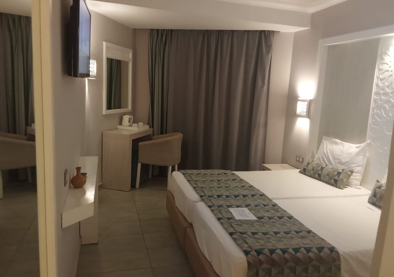 rooms-room-standard-single-side-sea-view