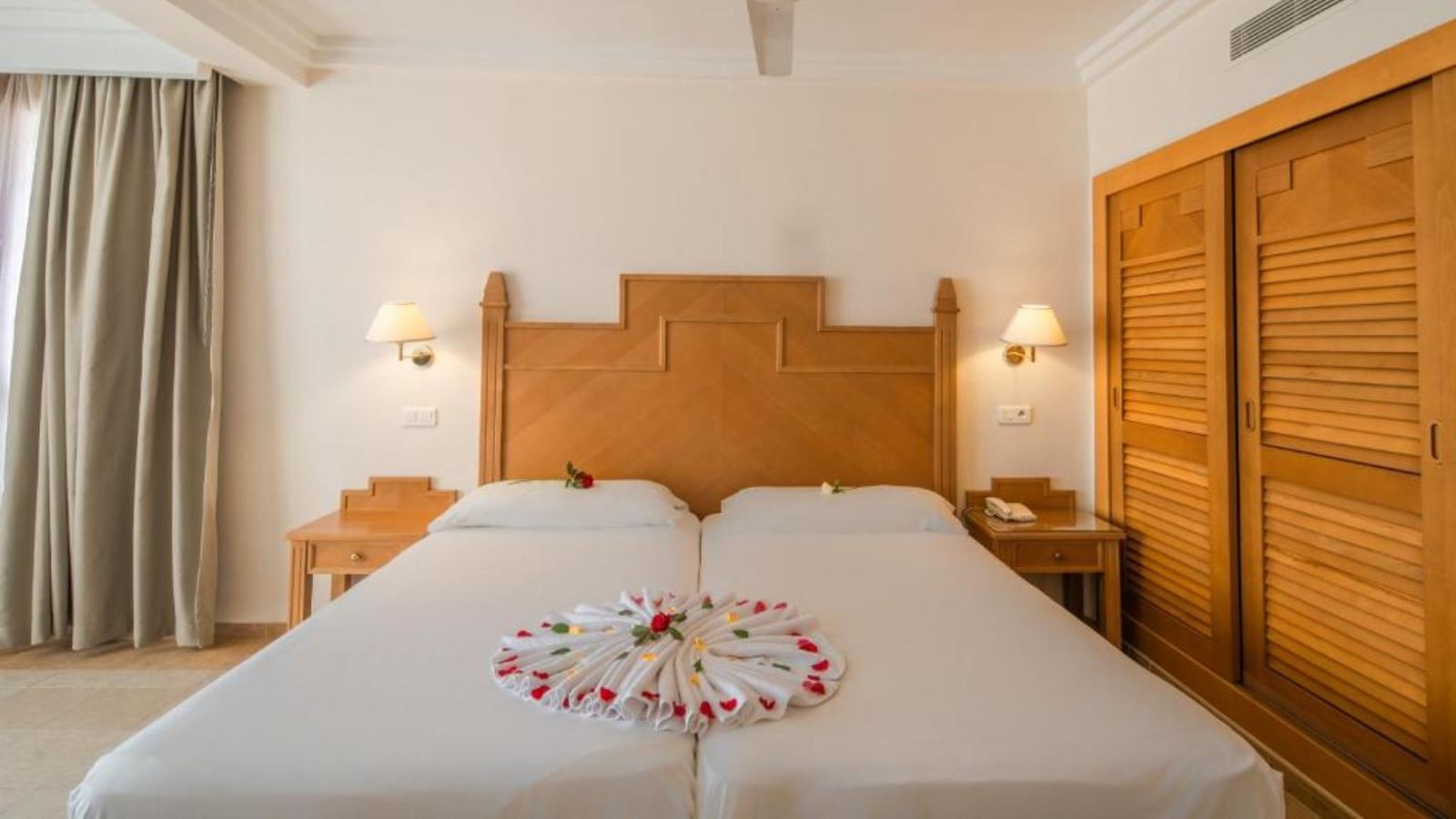 rooms-family-seaview