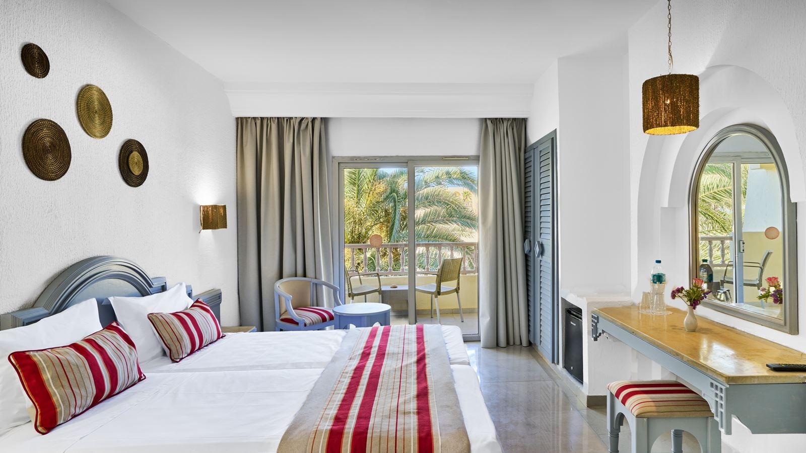 rooms-double-standard-room-gardenview