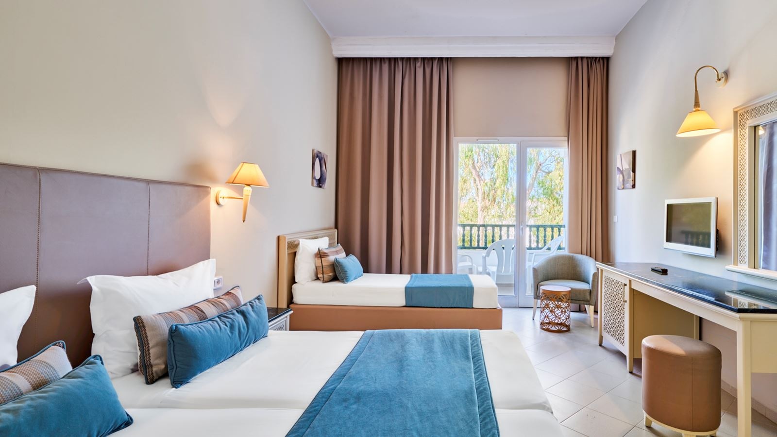 rooms-room-standard-triple