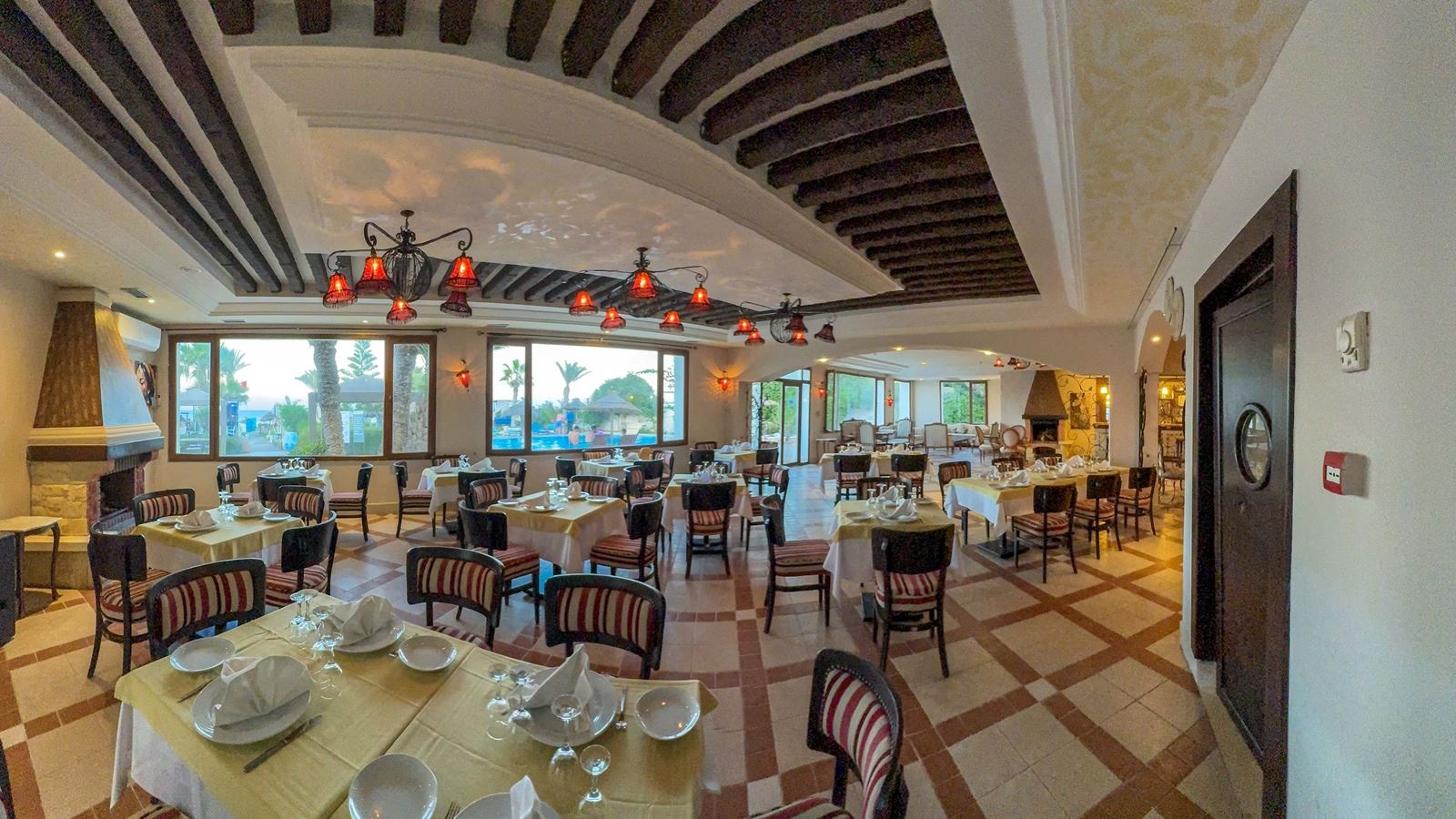 restaurants-main-building