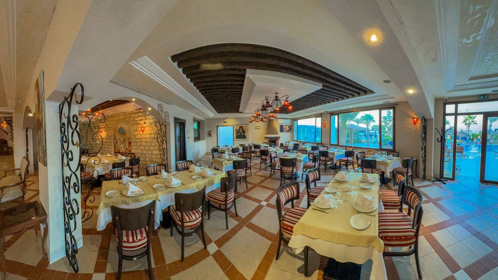 restaurants-main-building