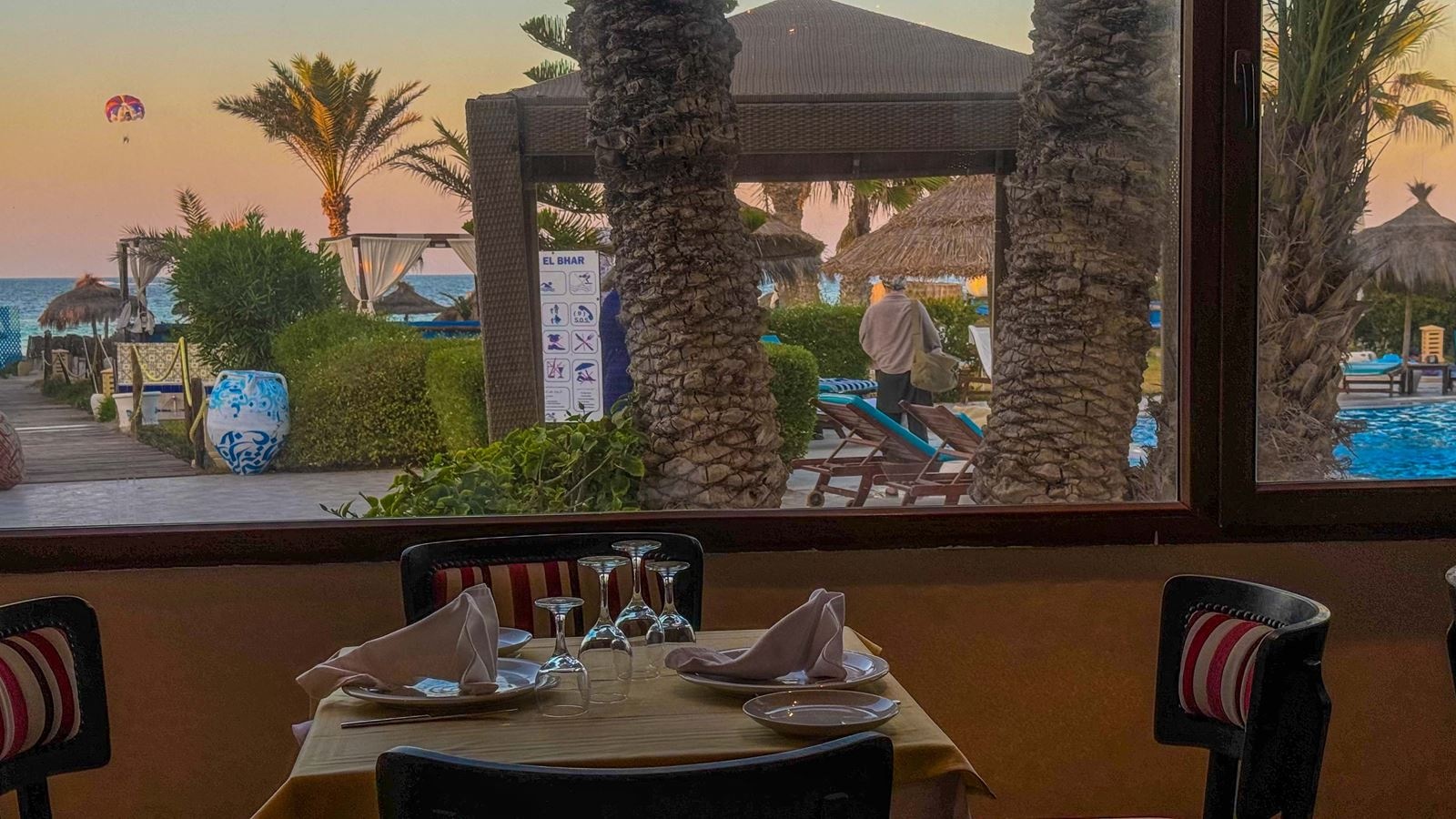 restaurants-main-building