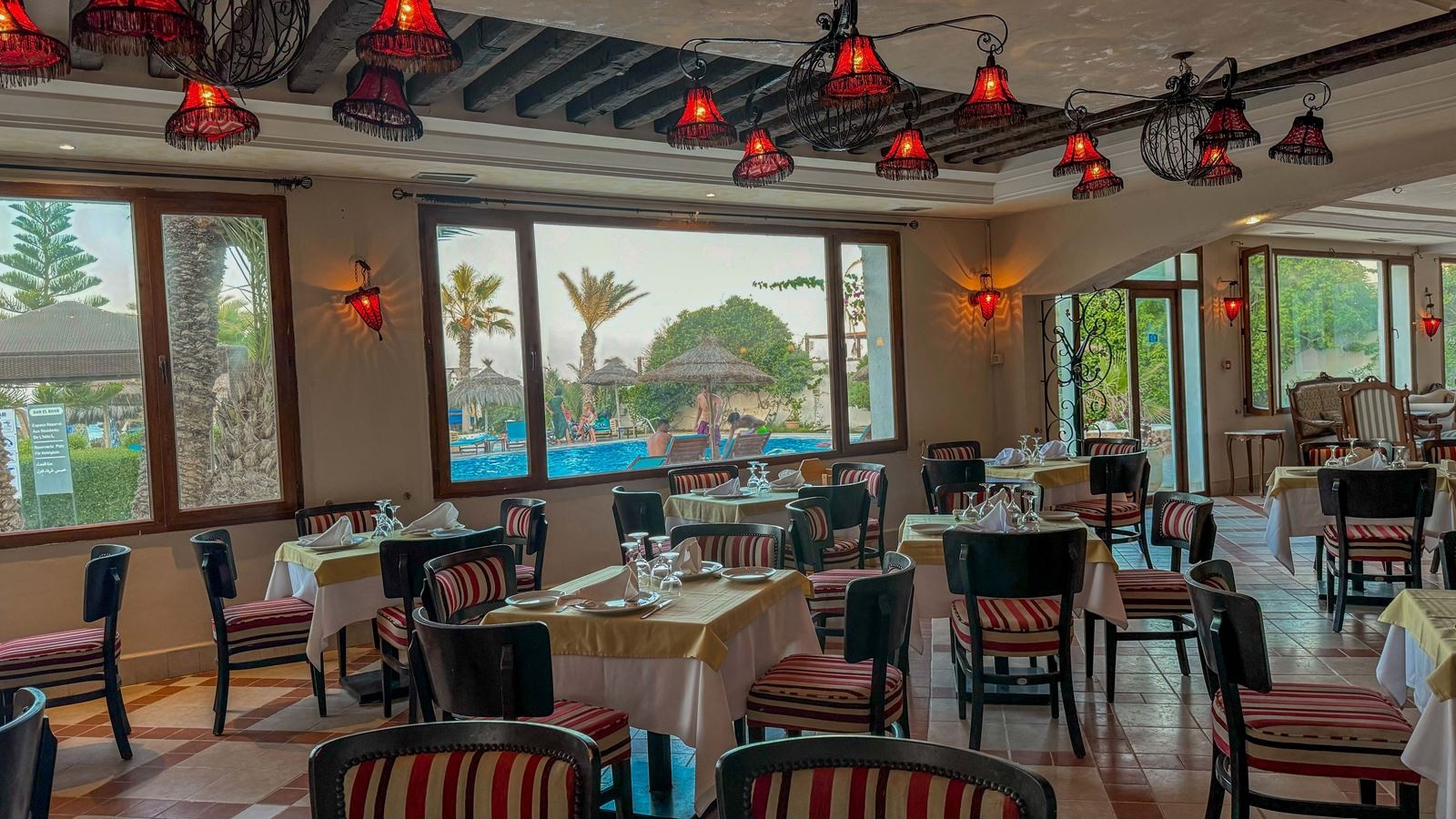 restaurants-main-building