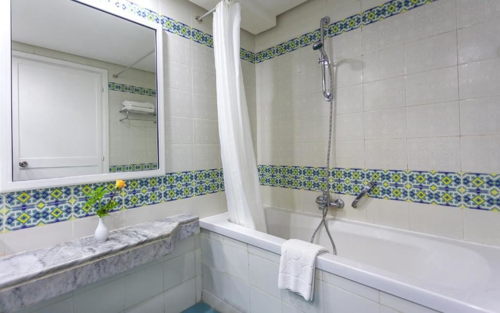 rooms-double-room-garden--sea-view