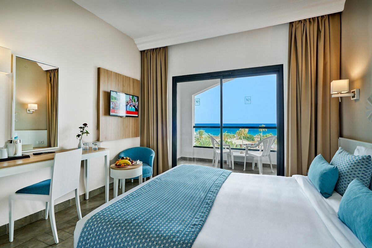 rooms-family-room-2-bedrooms-+-1-bathroom-sea-view