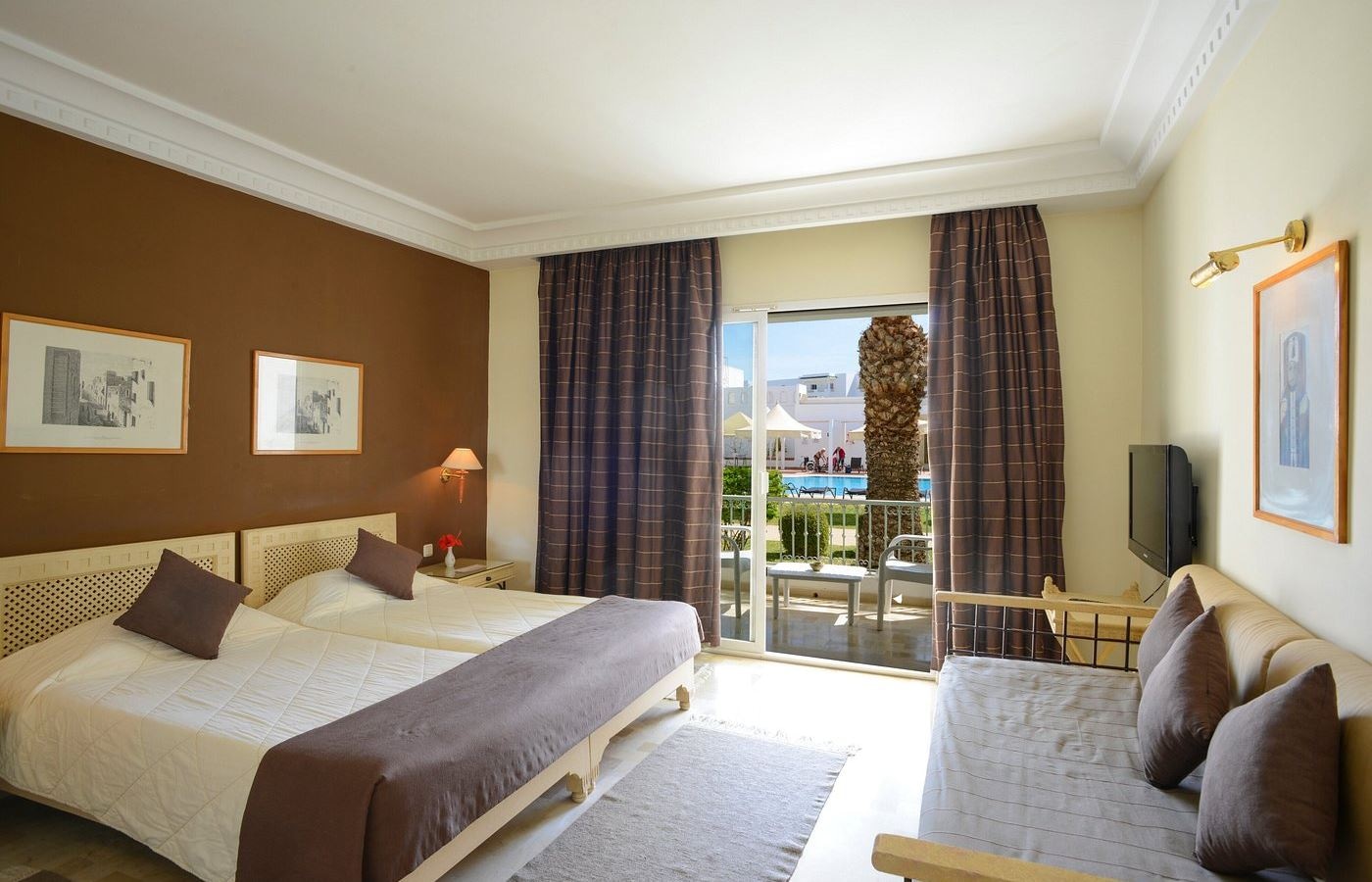 rooms-room-double-pool-view